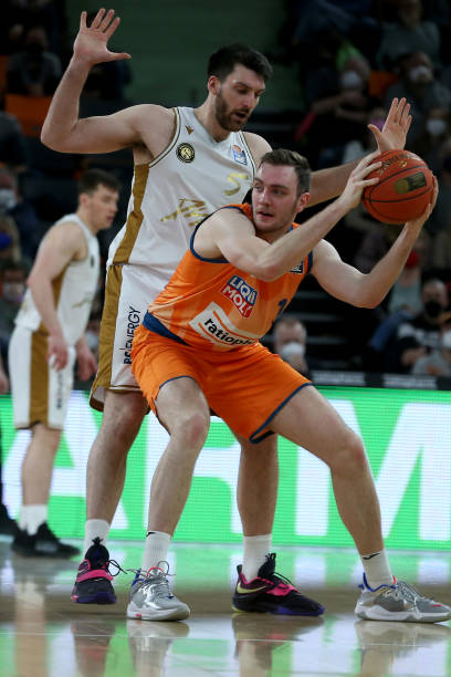 也仍是一个 也仍是一个